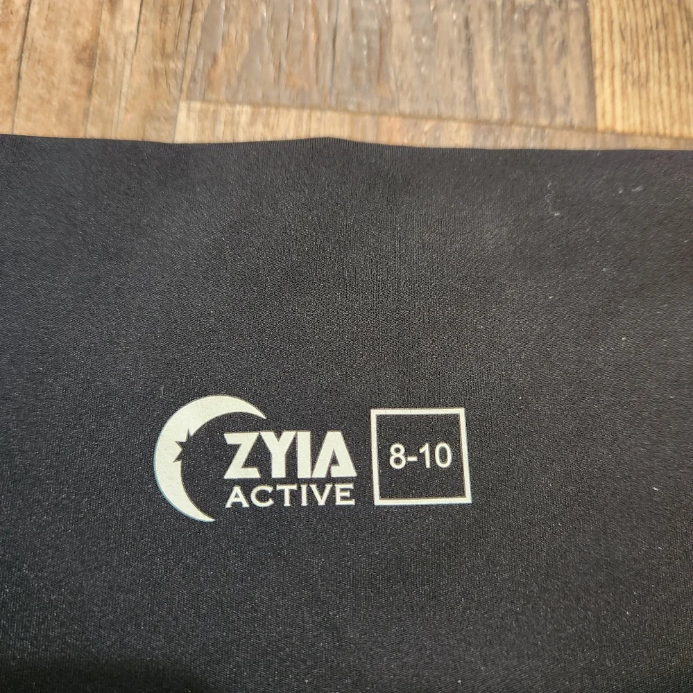 Zyia Capris - Picture 4 of 5